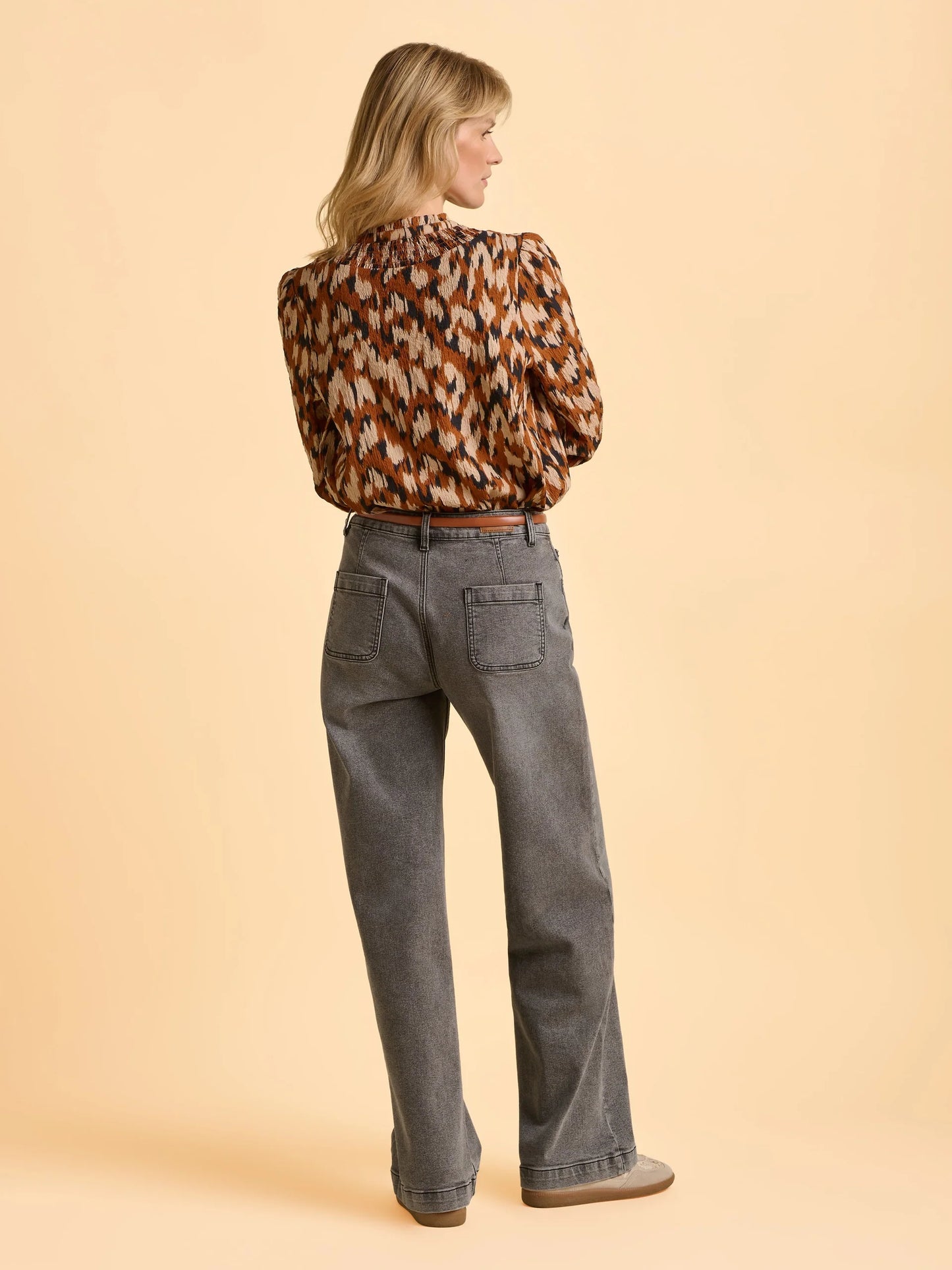 BRAKEBURN "Angelina Blouse" (Beige)