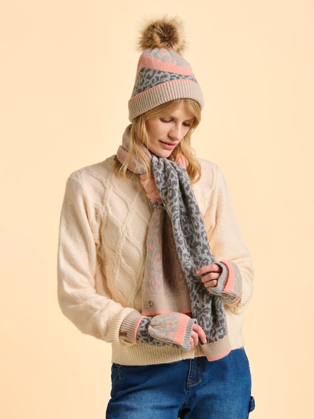 Introducing the Animax Beanie, where soft animal print in warm orange and beige tones comes alive with a faux fur bobble and a neat rolled ribbed hem. Stretchy and ultra-soft, it’s the perfect blend of neutral warmth and fun energy for chilly days.
100% Polyester
Machine Washable