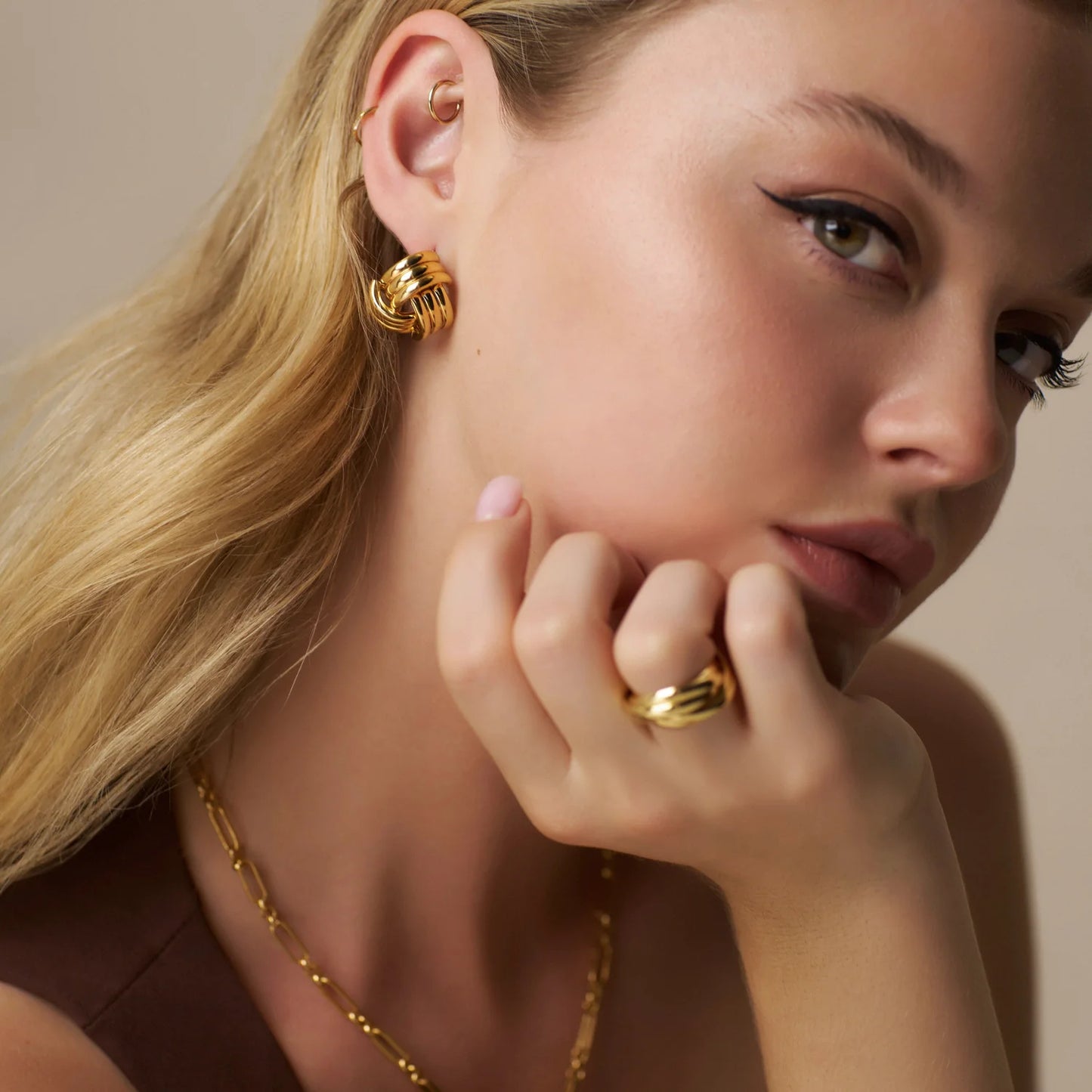 ORELIA "Interlocking Statement Stud Earring" (Gold)