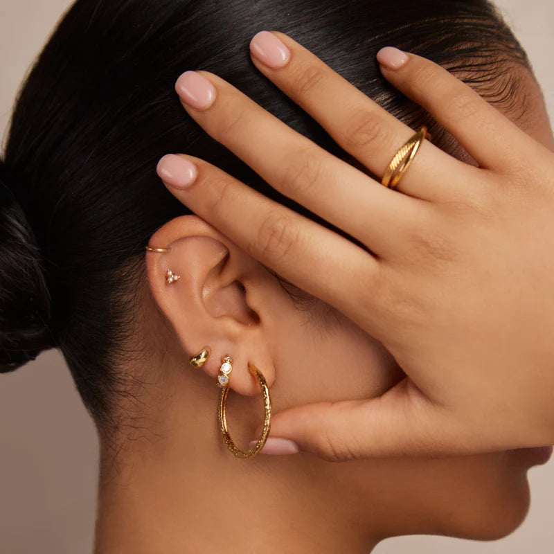 ORELIA "Molten Mid Size Hoop" (Pale Gold)