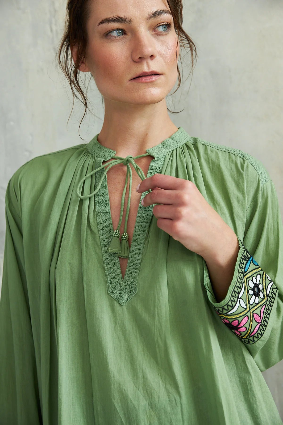 CHICO SOLEIL "Reva Blouse" (Oasis Green)