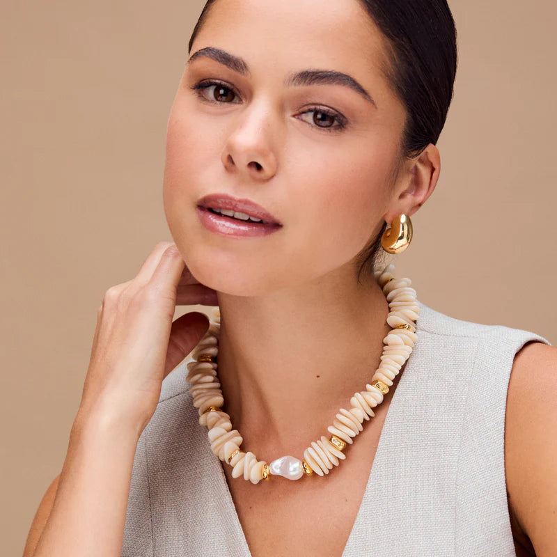 ORELIA "Statement Chip & Stationed Pearl" (Gold)