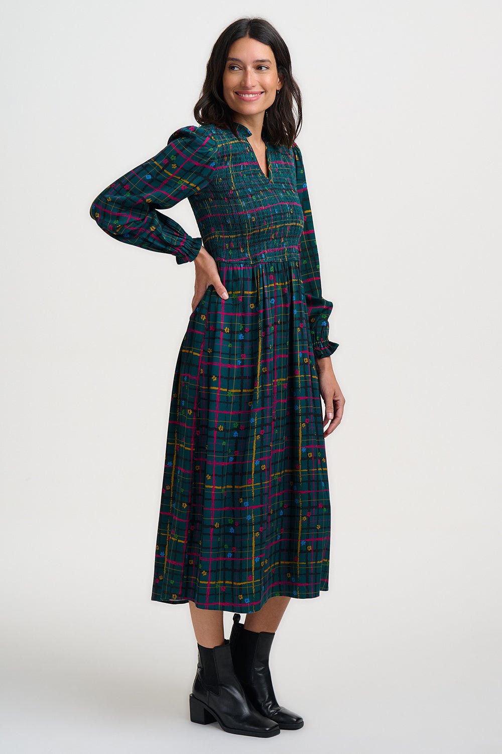 SUGARHILL "Annalee Shirred Midi Dress" (Teal Green Doodle Check) - ClobR