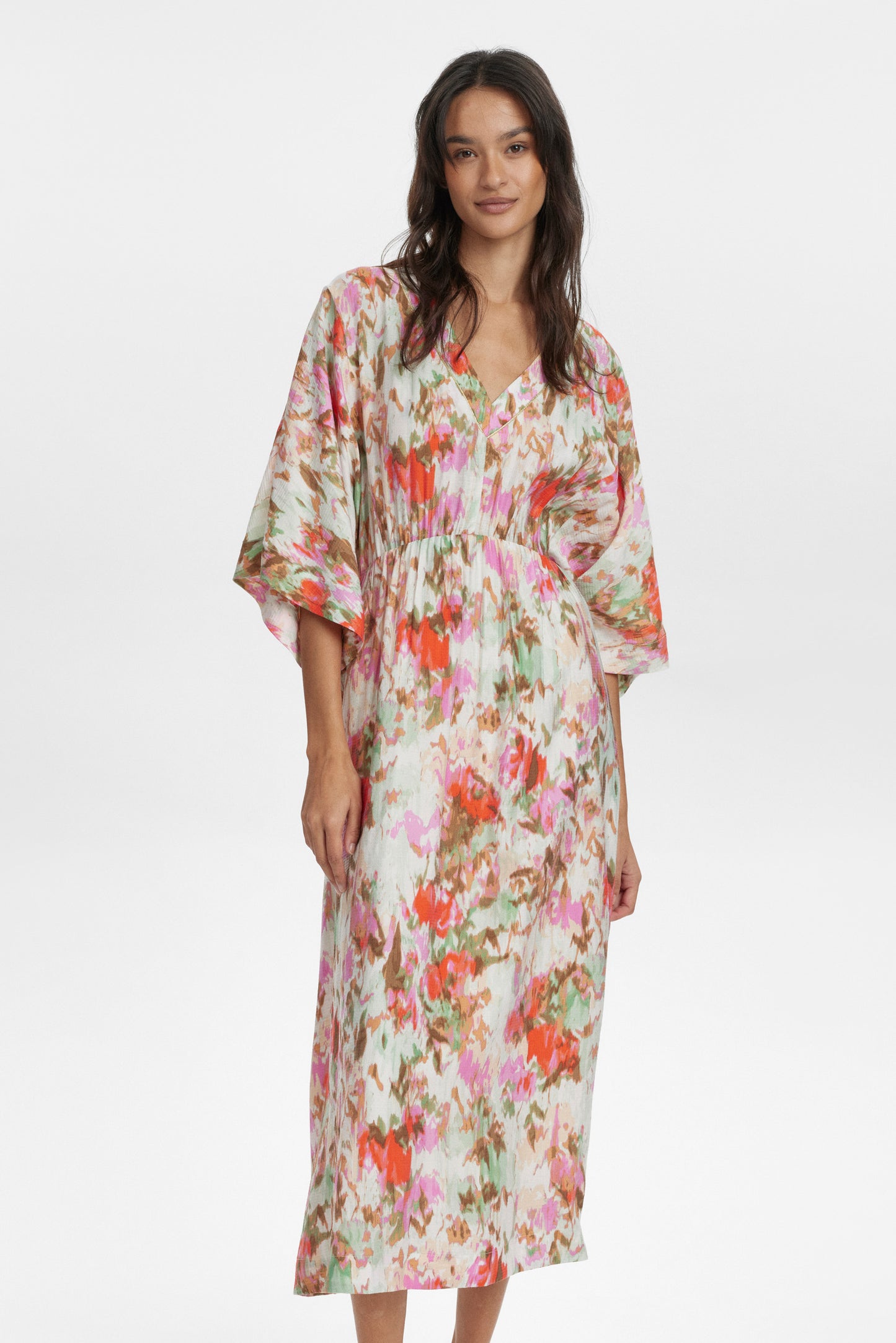 Hello Spring! We love this super versatile dress from Scandi brand NUMPH that will take you all the way through until Autumn. Easy to wear and super comfortable, it will become a favourite. The floral design would be perfect for a Summer wedding or event. The fit is true to size.