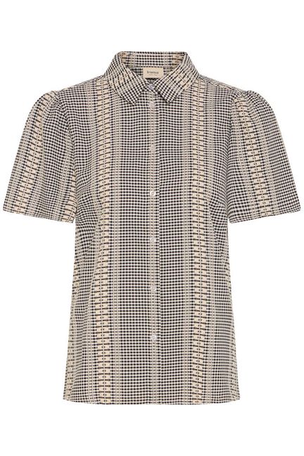 A cute little shirt shaped blouse from FRANSA in a monochrome print. With a classic shaped cuff and button front this blouse is perfect for work or casually with denim. The short sleeves are the perfect length and the fit is true to size.