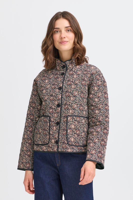 A super chic slightly padded short jacket from FRANSA. In a floral print with a solid black trim this button front jacket is a must for Autumn. With patch pockets on the front this is a perfect staple in every wardrobe.