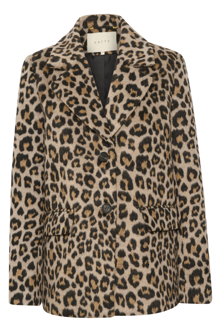 Stunning animal print long jacket from Kaffe clothing brand. This gorgeous piece is a winner for the Autumn/Winter season making a statement. The V neck has a wide collar . It has two contrasting buttons to fasten and front flap pockets. It is fully lined and generous in side as it has a boxy type fit.