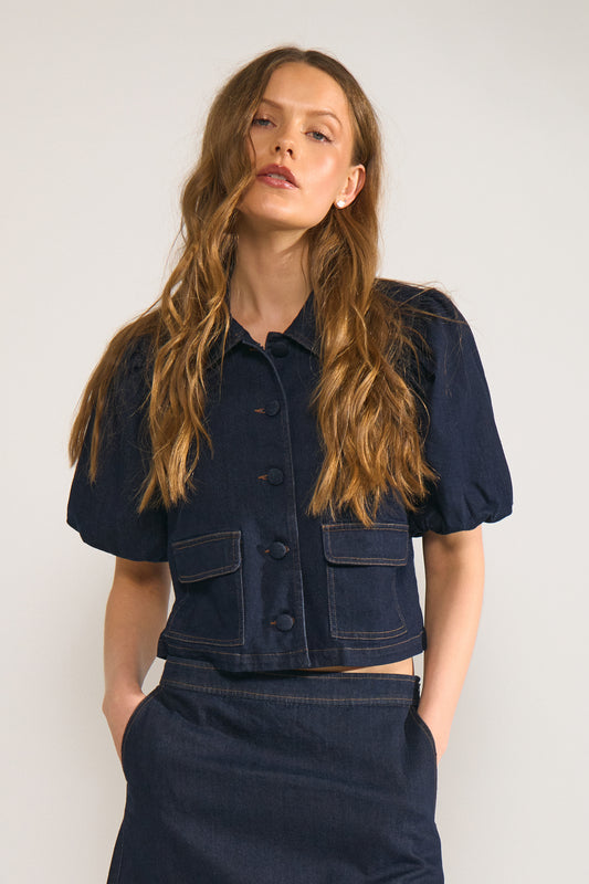 The NUALETTA Denim Jacket/Shirt by Numph is the perfect blend of classic denim and contemporary style. Designed in a flattering boxy silhouette with a slightly cropped length, it's an effortless layering piece that works beautifully throughout the seasons.