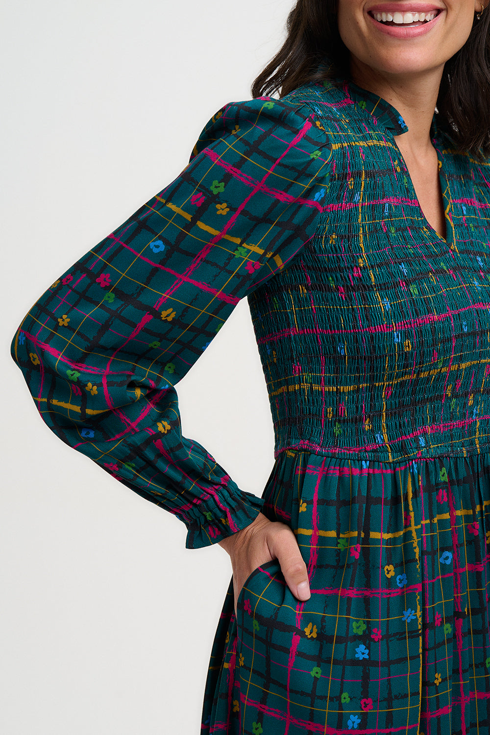 SUGARHILL "Annalee Shirred Midi Dress" (Teal Green Doodle Check)