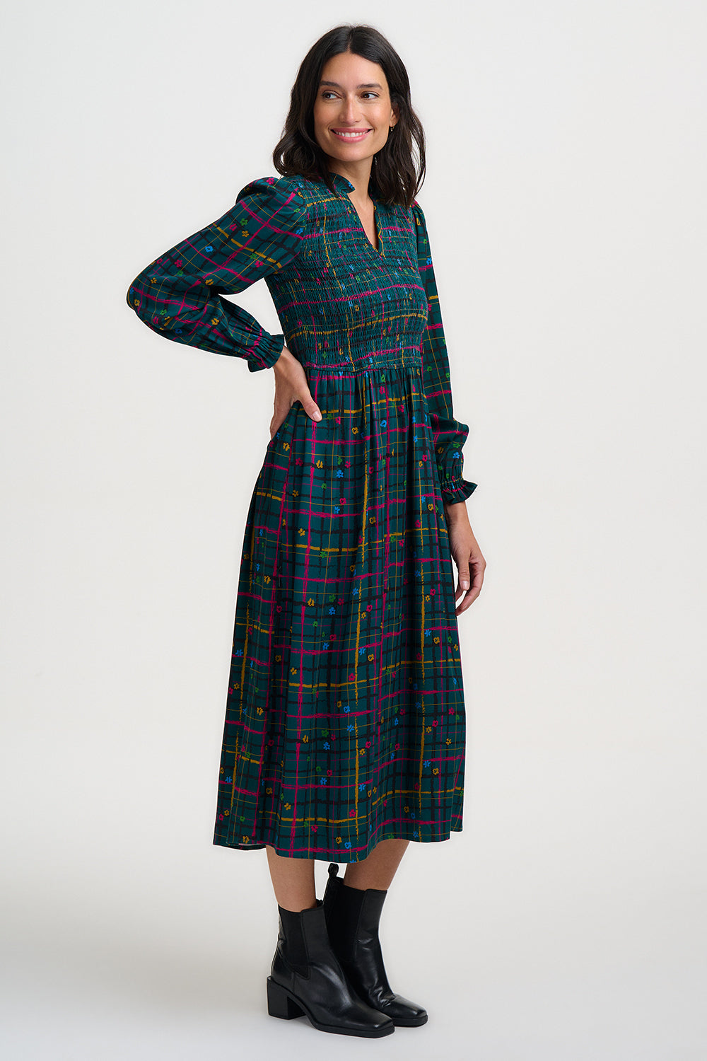 SUGARHILL "Annalee Shirred Midi Dress" (Teal Green Doodle Check)