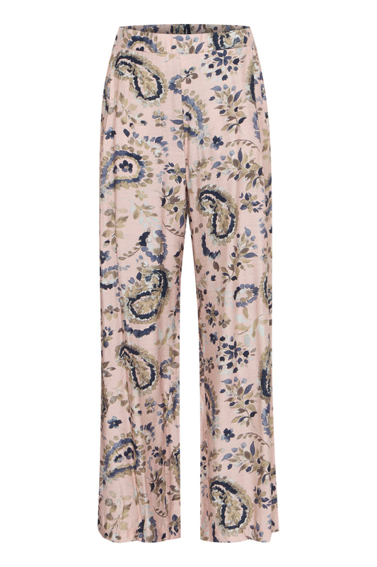 The FRAriana pants from FRANSA are a great pull on piece with a half elasticated waist . A pretty floral fabric in a super soft feel . The front is slightly pleated and there are pockets at the side. They are a flattering straight leg. The fit is true to size.