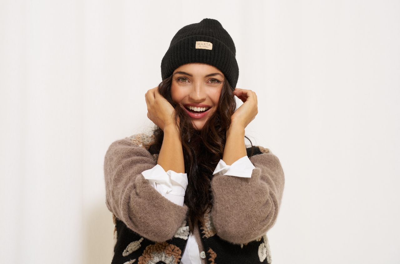 MARTA DU CHATEAU "Ribbed Beanie" (Black/Rose/ Dark Grey)
