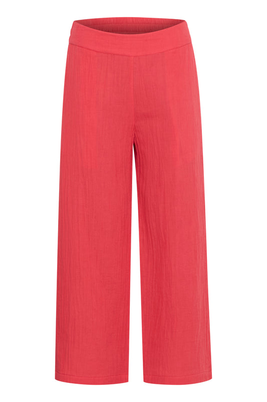 A simple pull on culotte from FRANSA . Half elasticated waist and side pockets. The fit is true to size.