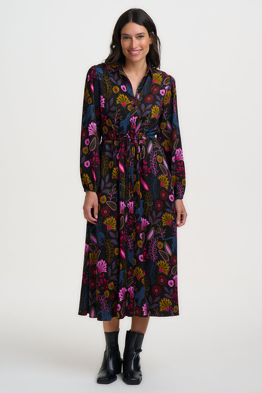 Step into the wild in this show-stopping midi dress from SUGARHILL, made for anyone who likes their prints with a little bit of drama. Bold and dramatic, this striking print features a prowling panther silhouette set amongst a lush, maximalist jungle of oversized blooms and exotic foliage.