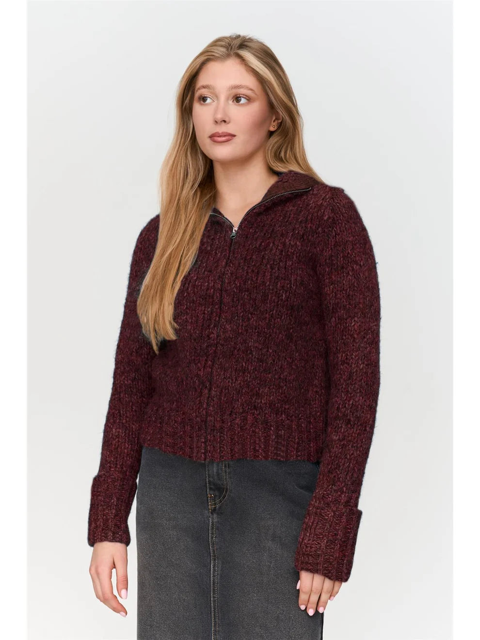 The Emma knit from German brand 24 COLOURS is a fabulous funnel neck cardigan. It is a zip front chunky piece with rolled back ribbed cuffs. The fit is true to size.