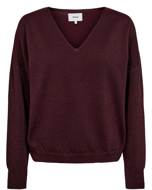 Add a touch of understated glamour to your knitwear collection with the NUDAYLETTA Pullover by Numph. In a rich fig hue, this beautifully soft knit is woven with subtle lurex threads that create a delicate shimmer, catching the light without overpowering your look.
