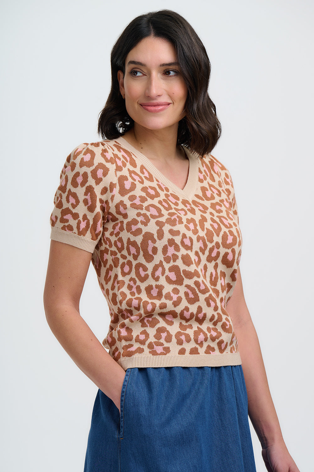 The Gayna Knit Top is a soft, lightweight knit designed for effortless everyday style. Featuring a flattering V-neckline, short sleeves and a comfortable fitted shape, it offers an easy, breathable feel perfect for warmer days. The all-over leopard print in warm neutral tones adds a playful yet versatile touch, making it simple to dress up or down. Pair with denim, skirts or tailored trousers for a relaxed but polished look.
