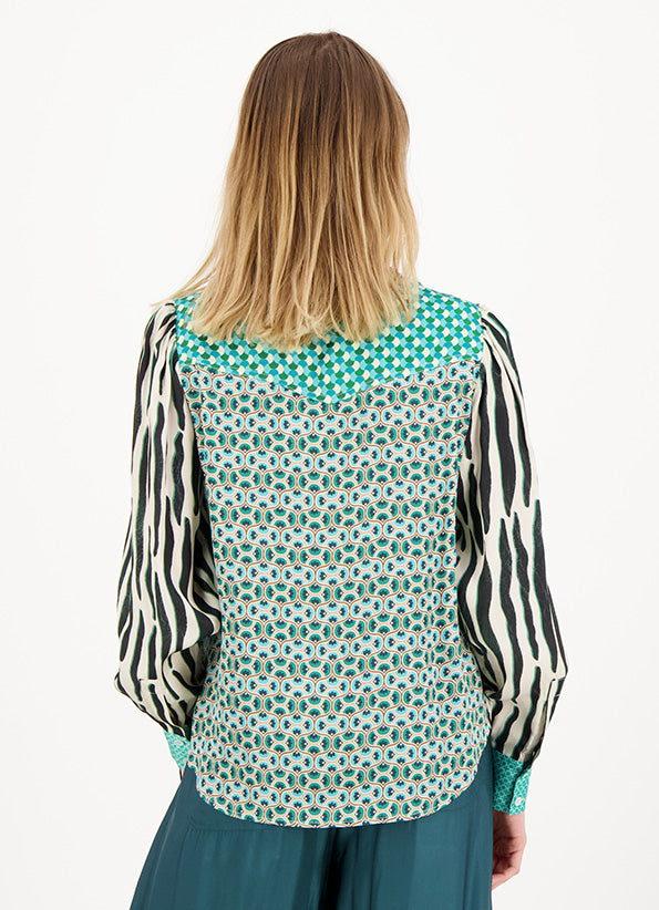 ME369 "Grace Cropped Shirt" Snake/Tropical