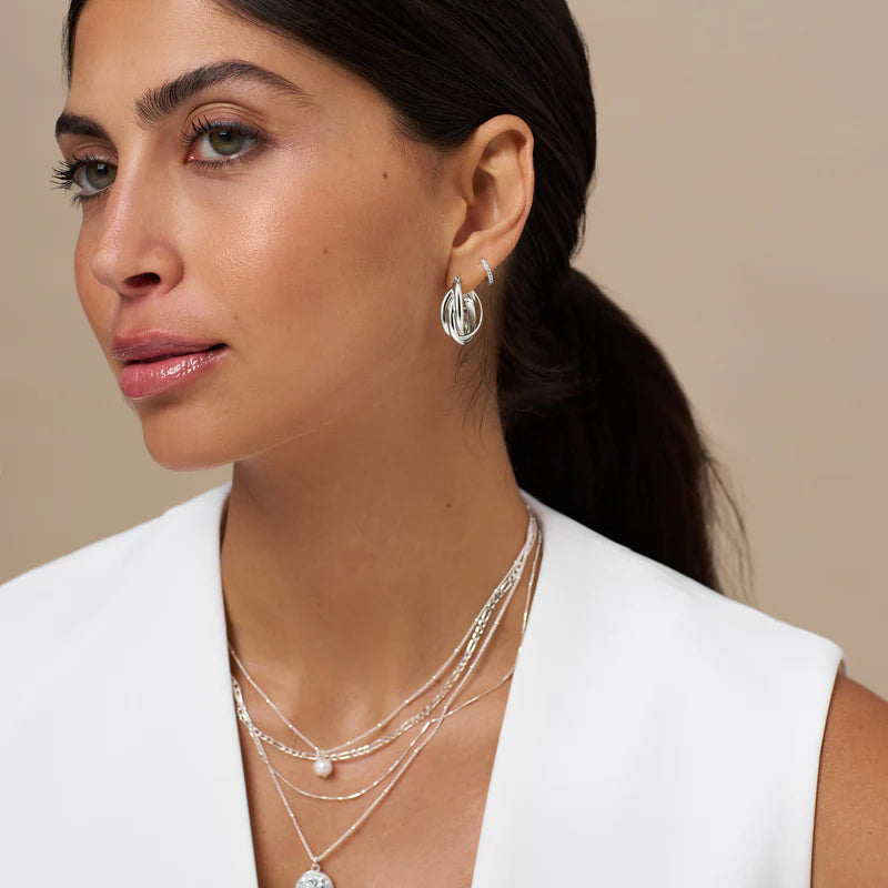 ORELIA "Interlocking Hoop Earrings" ( Silver )