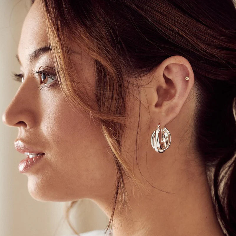ORELIA "Interlocking Hoop Earrings" ( Silver )