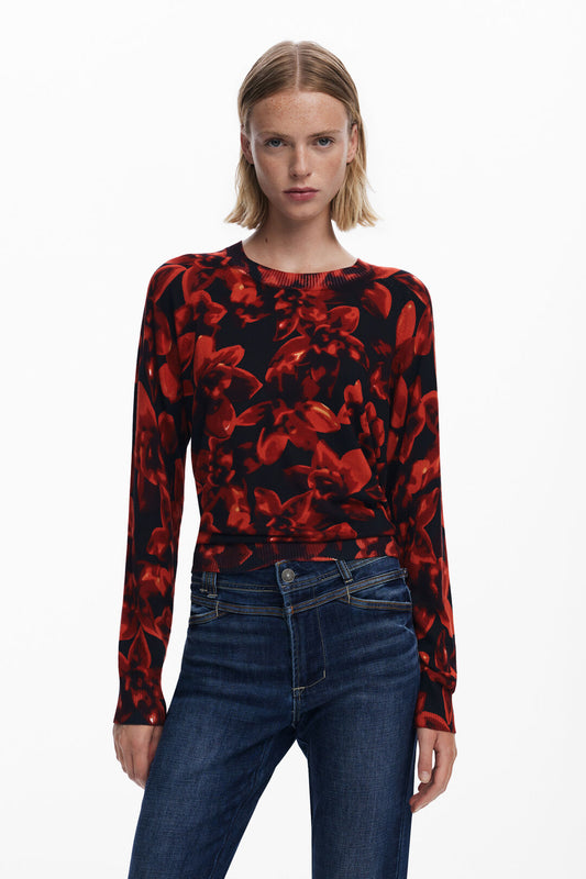 Lightweight regular-fit sweater from Spanish brand DESIGUAL with long sleeves and a round neck, featuring a floral print in orange tones. This light knit has long sleeves with a ribbed cuff. The fit is neat.