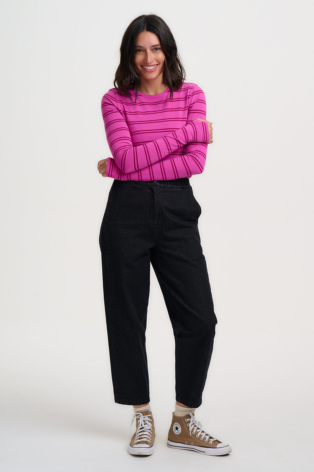 A fresh update to everyday denim from SUGARHILL, the Mila trousers bring a relaxed, tapered barrel shape to the classic four-pocket silhouette. Cut in washed black, they feature a comfortable elasticated waist with a button and zip detail, offering all the ease of a jogger with the polish of proper denim. 