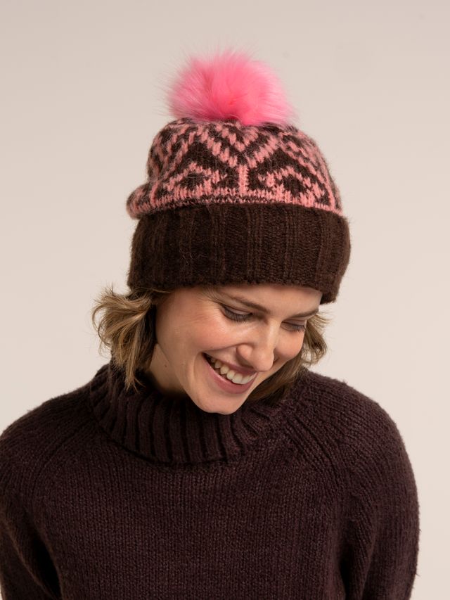 BRAKEBURN "Nessa Fairisle Bobble Hat" (Brown)