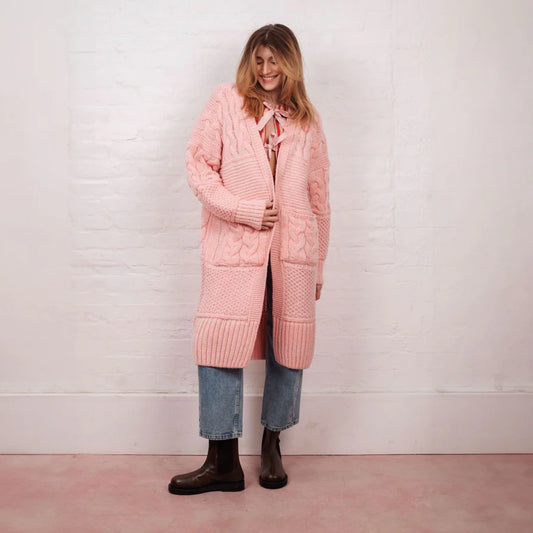 Soft and striking all at once, Alex in Soft Pink or Teal is your new favourite layer for feel-good moments from CARA AND THE SKY. Crafted in a dreamy pink tone with bold neon orange tipping, this longline cardigan is all about colour, comfort and confidence — with our signature & slouchy, oversized fit.