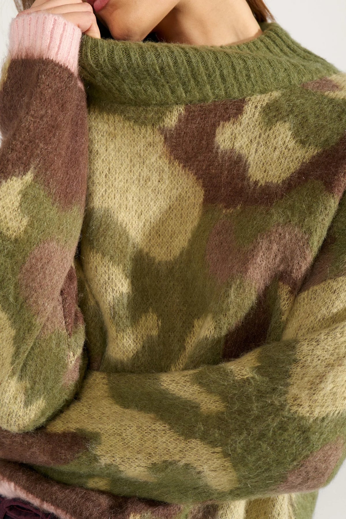 NUMPH "NUCamu Pullover" (Calla Green)