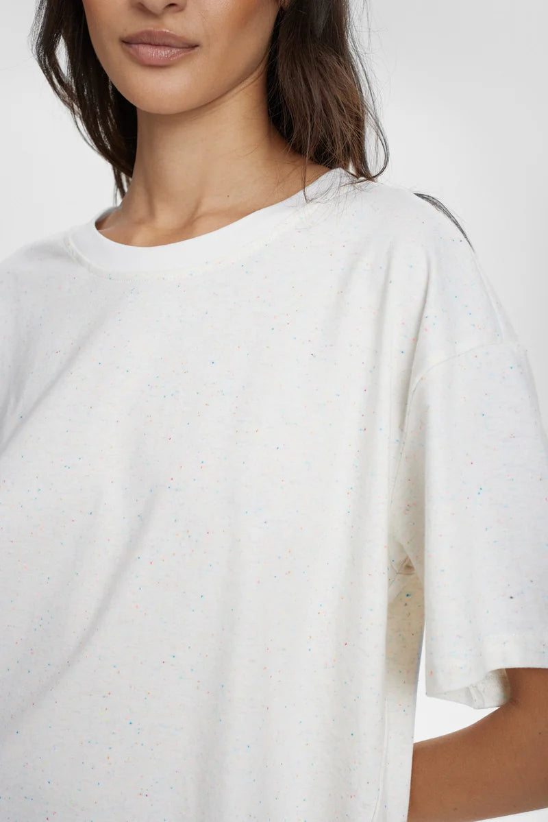 NUMPH "NUHuby T Shirt"(Cloud Dancer)