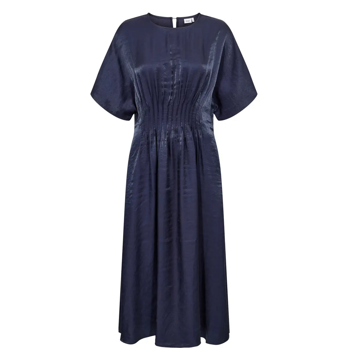 The Nümph Nukendra dress is an essential piece for any women's wardrobe. Designed by the brand Nümph, known for its modern approach and trendy designs, this dress perfectly combines comfort and style.