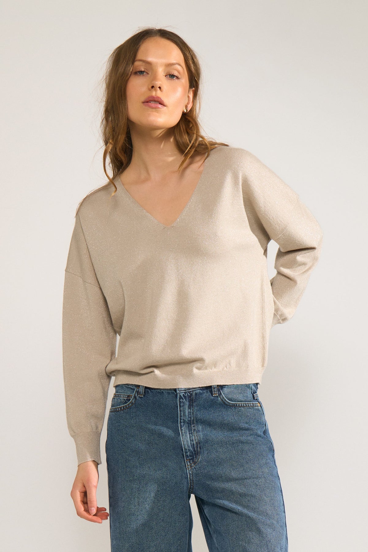 NUMPH "NUDayletta Lurex V Neck Pullover" ( Whitecap Gray) - ClobR