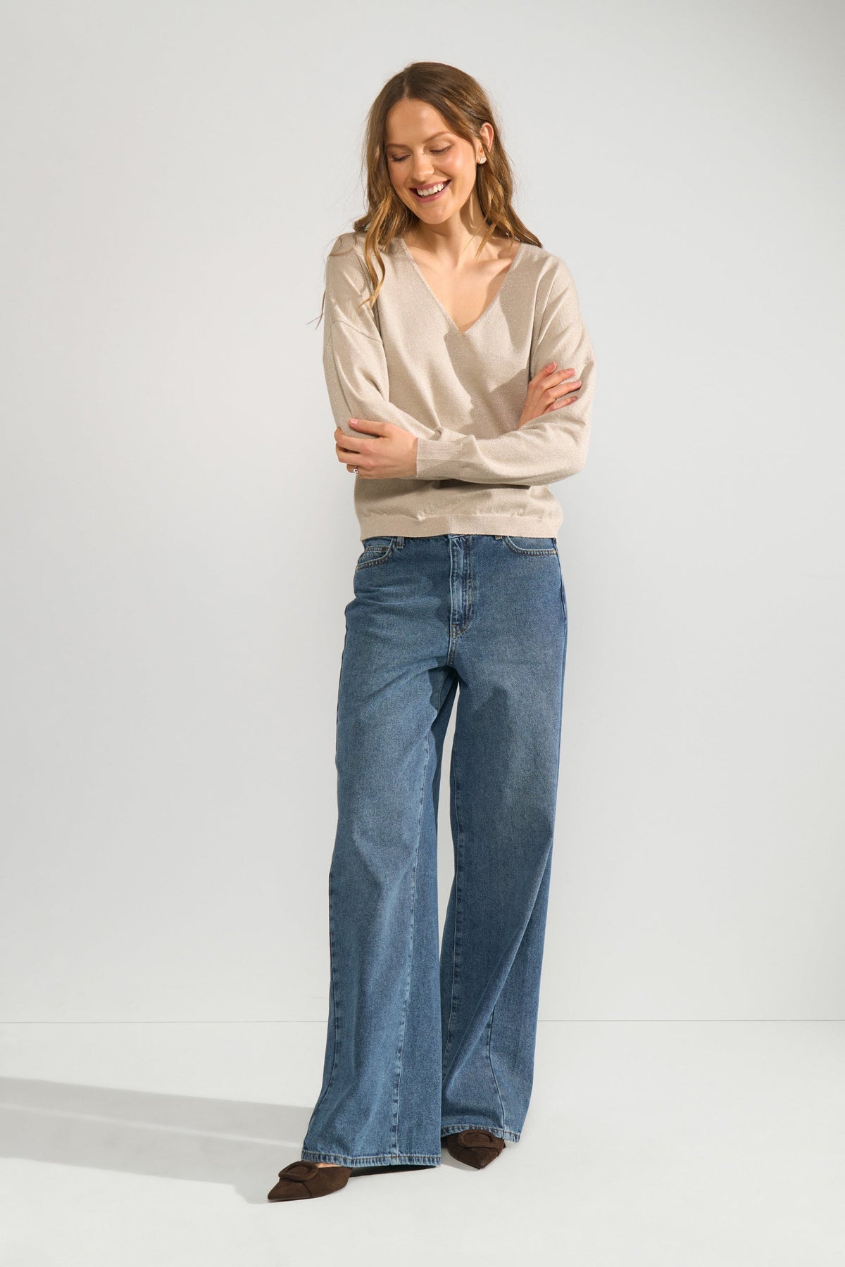 NUMPH "NUDayletta Lurex V Neck Pullover" ( Whitecap Gray) - ClobR