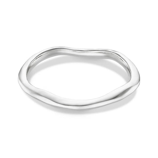 Update your wrist stack with the silver polished hammered bangle from ORELIA. Featuring a polished finish and a textured hammered design, Its refined yet modern look makes it a perfect addition to any jewellery collection, ideal for layering or wearing solo.
