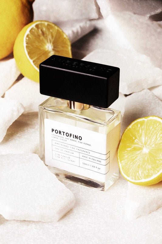 Taking inspiration from the awe-inspiring Italian Riviera, this one-of-a-kind fragrance is an exquisite fusion of warm ginger and tangy citrus, delicately enveloped in the luxurious essence of dry amber. Vibrant with the essence of sun-kissed lemon zest and enhanced by lively bursts of pink pepper, this scent promises to transport you to the sun-soaked shores of the Mediterranean.