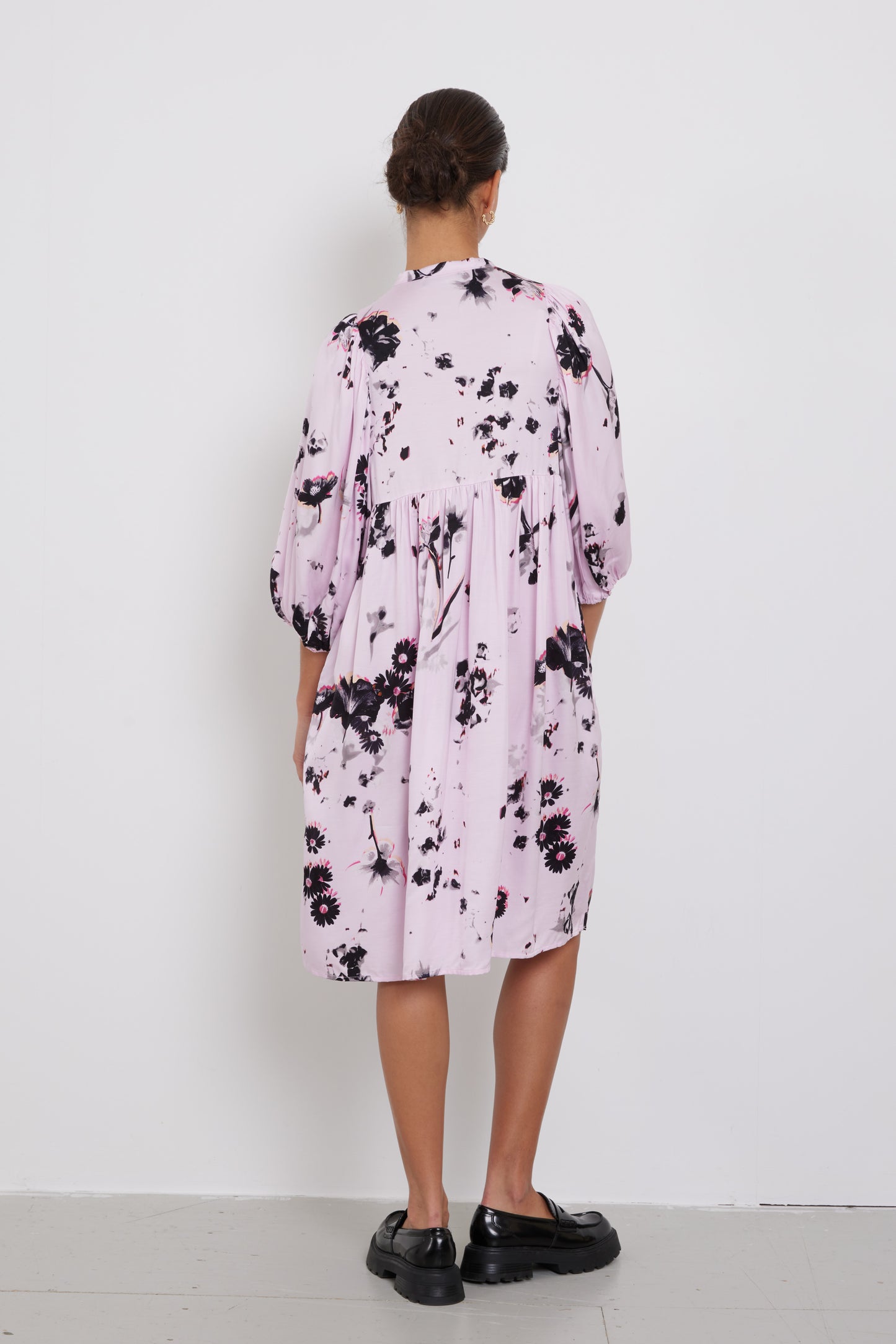 Sarina knee length dress, floaty fit by Bruuns Bazaar, elbow length sleeves 