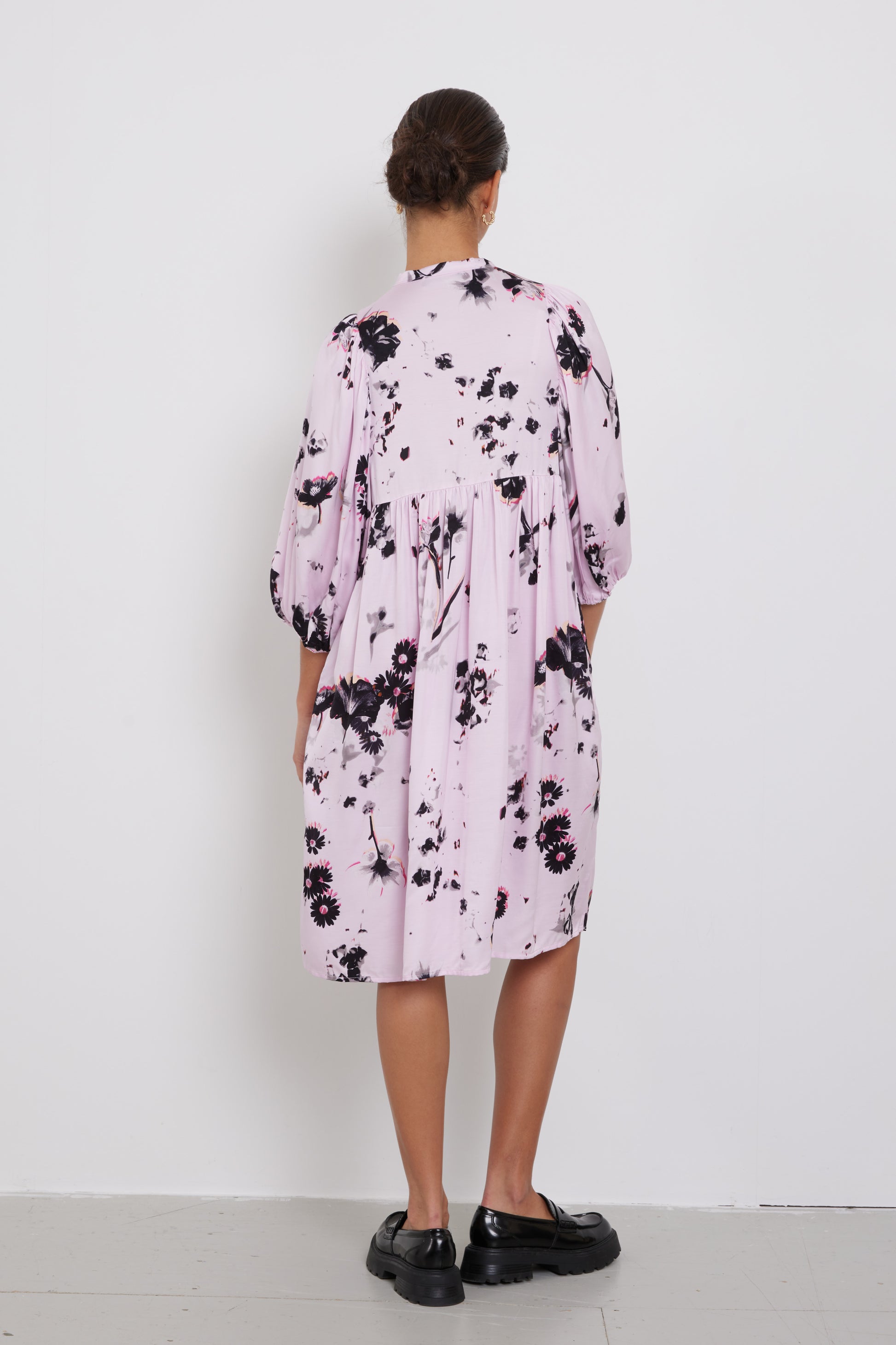 Sarina knee length dress, floaty fit by Bruuns Bazaar, elbow length sleeves 