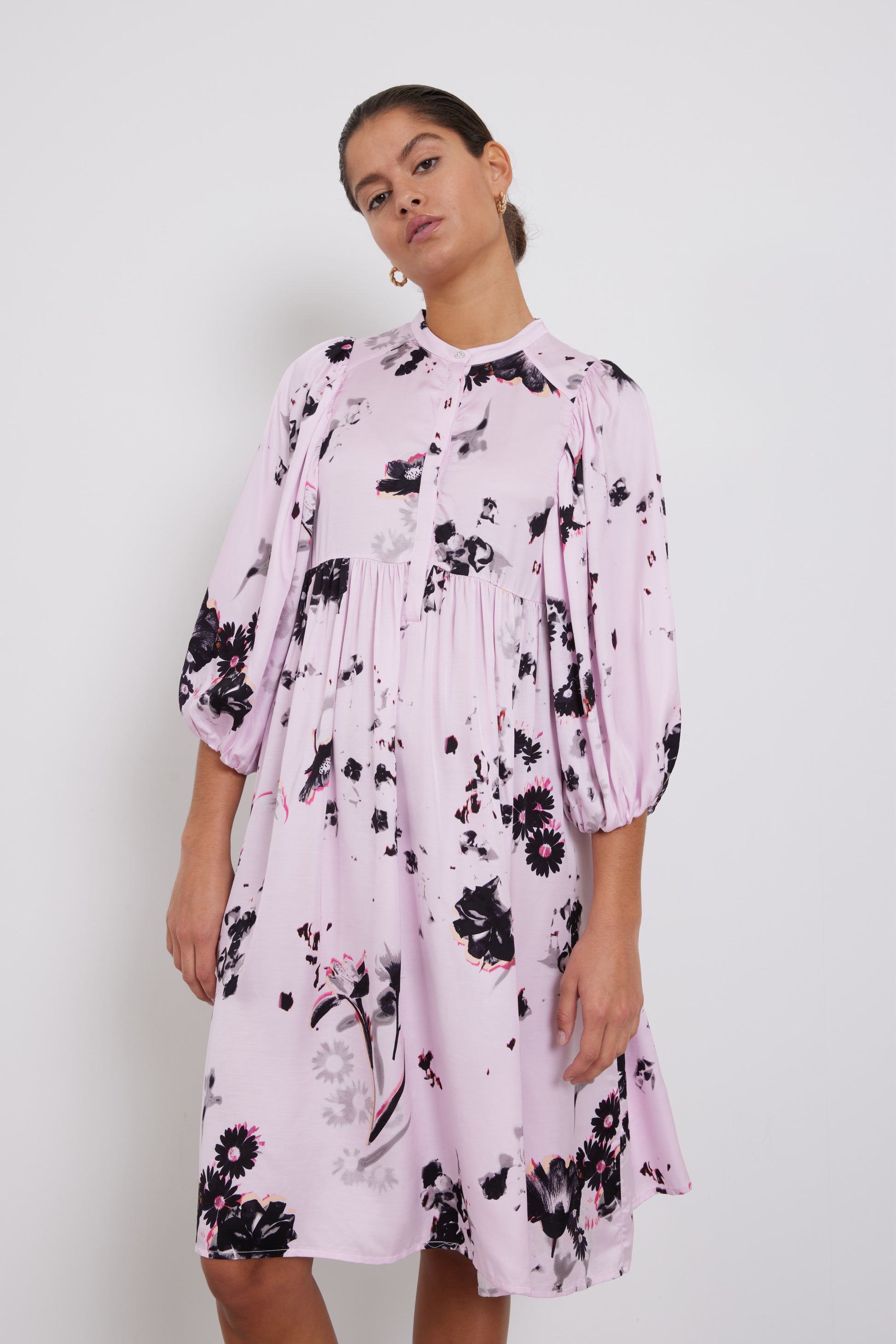 Sarina knee length dress, floaty fit by Bruuns Bazaar, elbow length sleeves 
