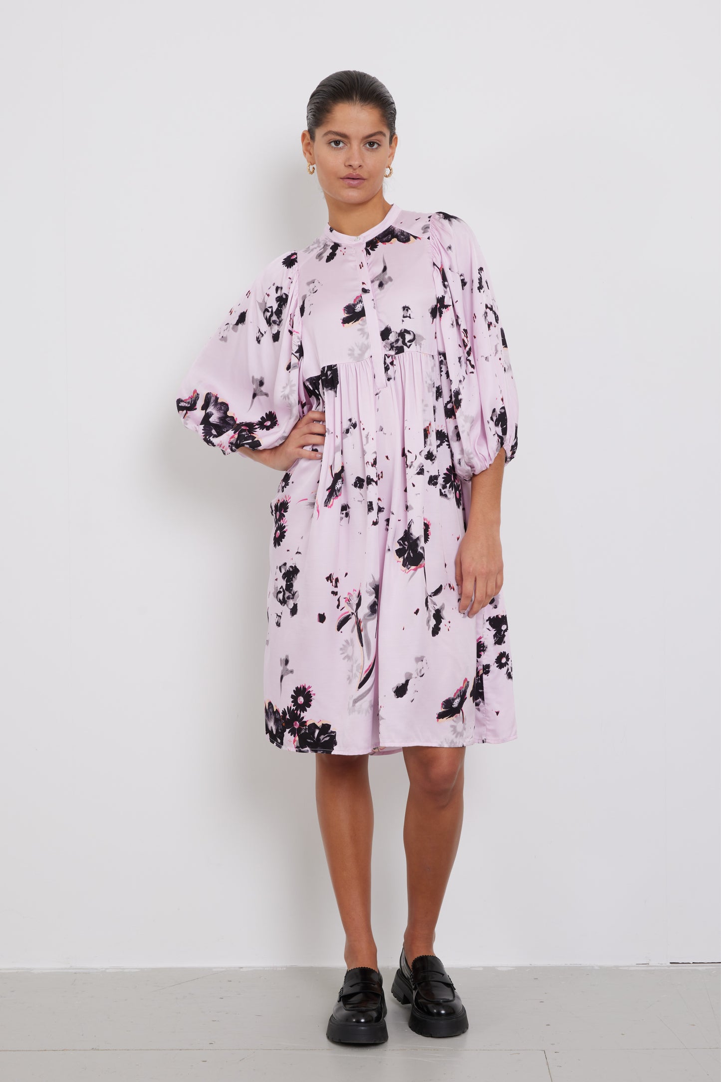 Sarina knee length dress, floaty fit by Bruuns Bazaar, elbow length sleeves 