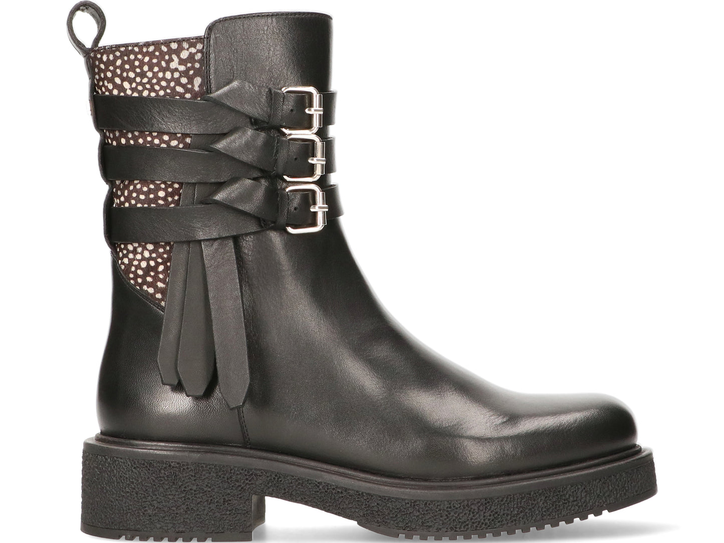 Give your look the perfect finishing touch with Maruti STAR boot. This boot features three buckles with elegantly knotted ends. The pixel print gives the boot its distinctive Maruti look and provides a beautiful contrast, while the sturdy sole offers comfort for effortlessly stylish days. With its timeless design and versatility, this boot is an essential item in every shoe collection.