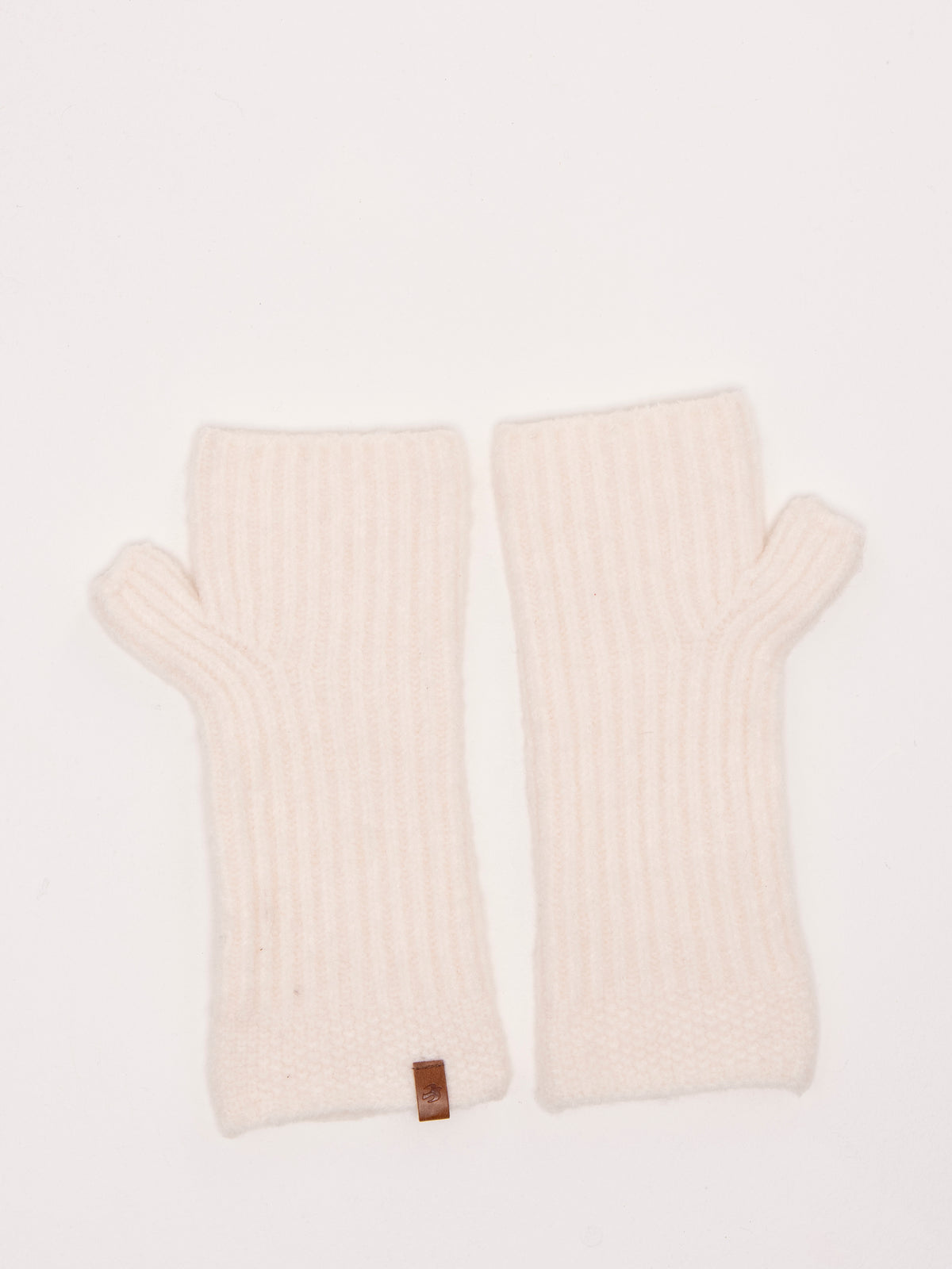 BRAKEBURN "Stellar Pointelle Wrist Warmers" (Cream)