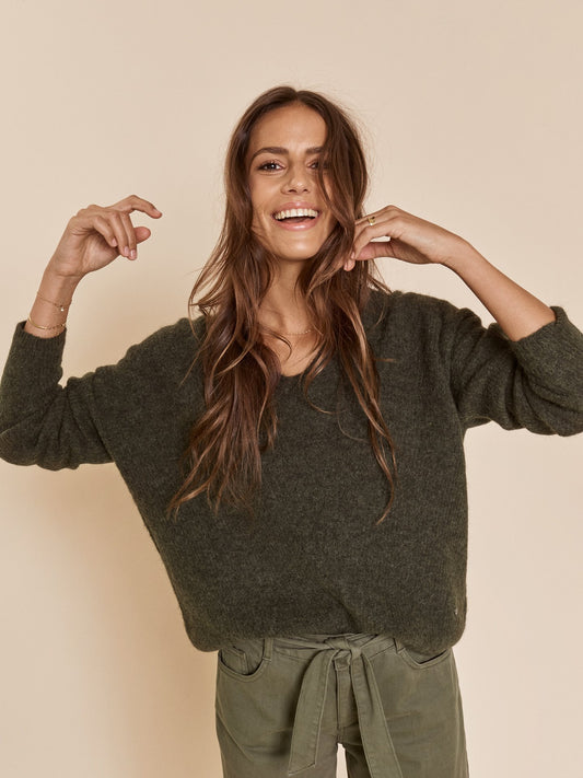 This sweater from MOS MOSH is one of those versatile pieces you can wear all year round. It's knitted from a soft, lightweight alpaca and wool blend and designed with a flattering v-neckline. Cut in a slightly loose fit, making it perfect for so many different occasions – style it with jeans or layer it over a dress.
